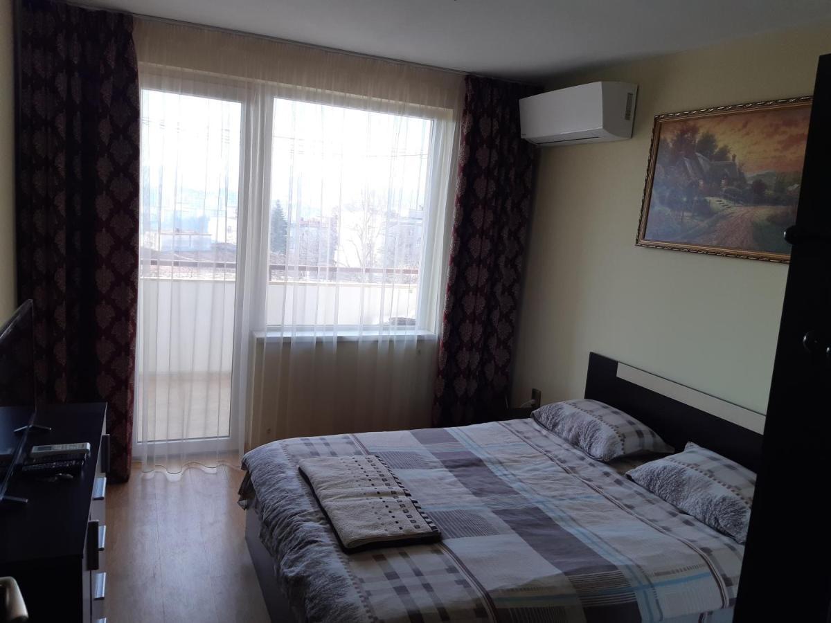 Appartement Nish 7 à Veliko Tarnovo Extérieur photo