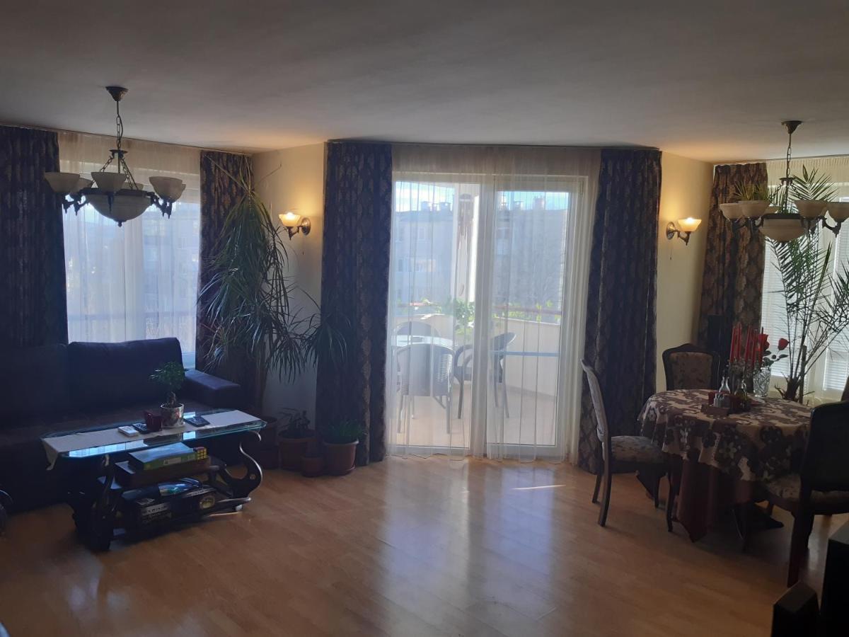 Appartement Nish 7 à Veliko Tarnovo Extérieur photo